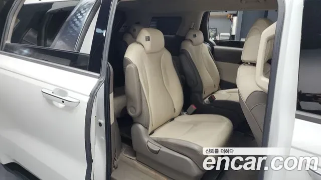 Kia Carnival дизель 9 мест, миниатюра 5