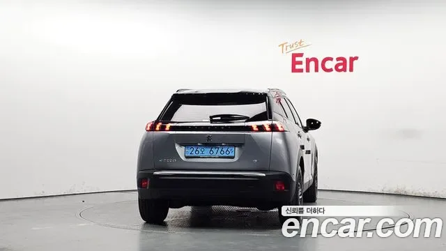 Peugeot E-2008 EV GT, миниатюра 11