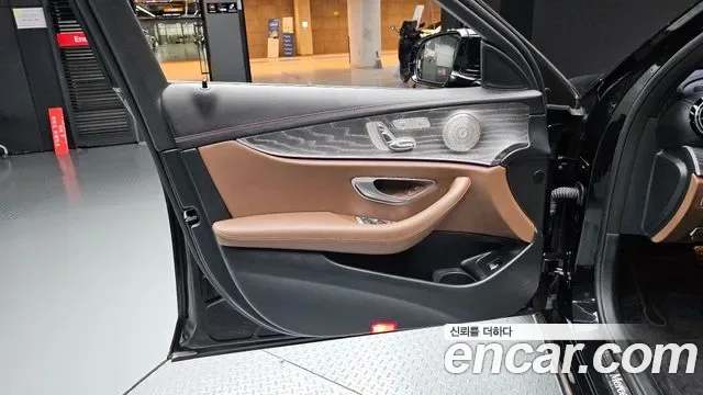 Mercedes-Benz E-Class E350 4MATIC, миниатюра 6