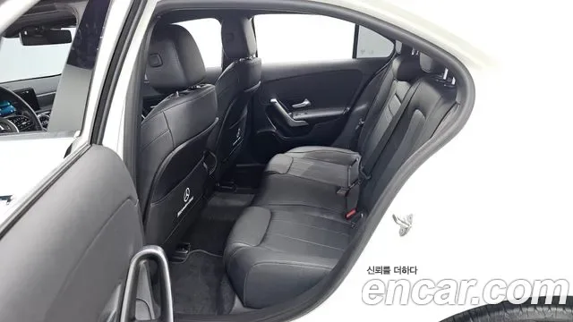 Mercedes-Benz A-Class A220, миниатюра 12