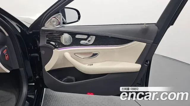 Mercedes-Benz E-Class E450 4MATIC, миниатюра 24