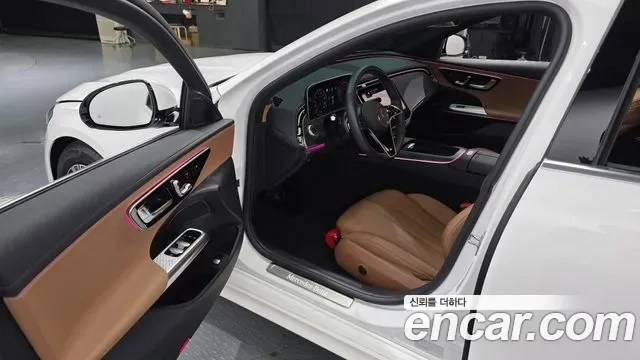 Mercedes-Benz E-Class E200, миниатюра 8