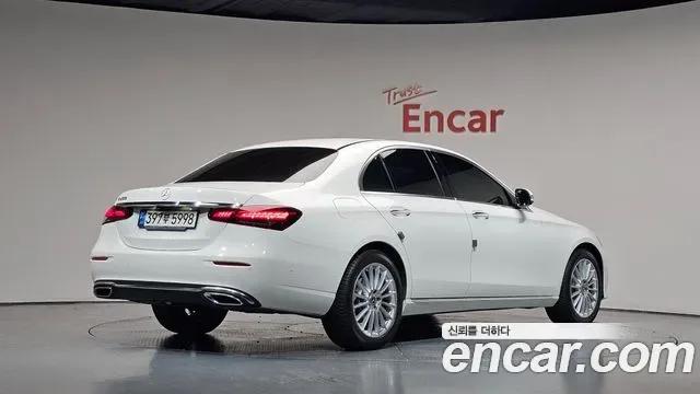 Mercedes-Benz E-Class E250, миниатюра 11