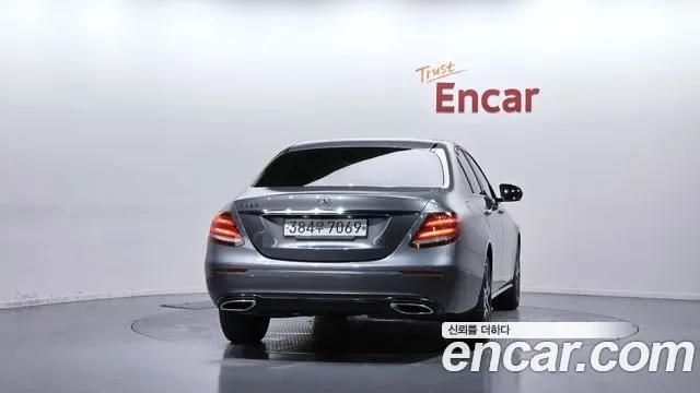 Mercedes-Benz E-Class E250, миниатюра 10