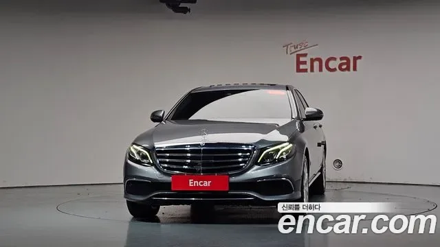 Mercedes-Benz E-Class E300 4MATIC, миниатюра 18