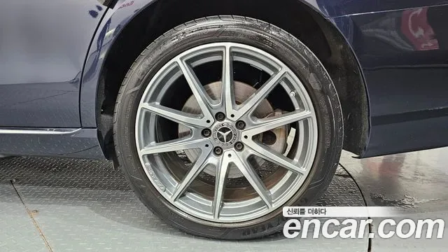 Mercedes-Benz E-Class E300e 4MATIC, миниатюра 13
