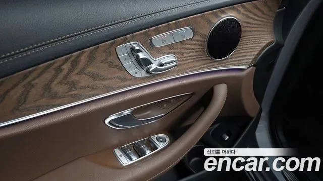 Mercedes-Benz E-Class E250, миниатюра 5