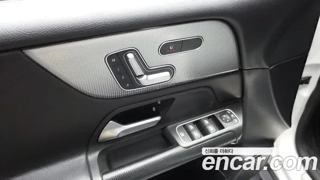 Mercedes-Benz GLB GLB200 d, миниатюра 29