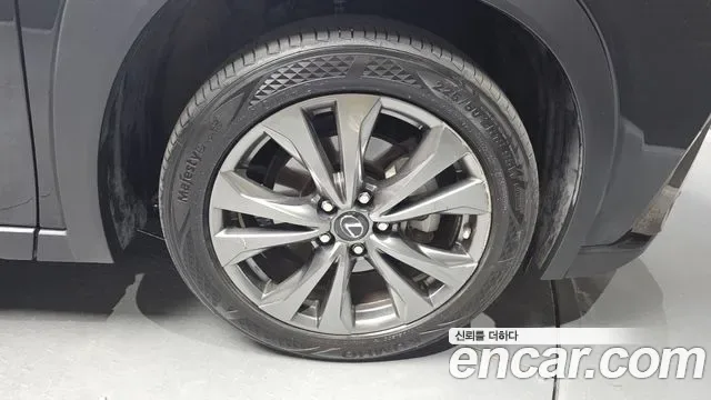 Lexus UX 2.0 F-Sport 2WD, миниатюра 9