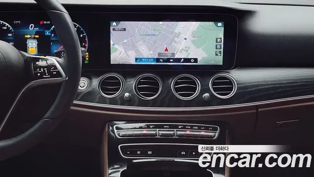 Mercedes-Benz E-Class E250, миниатюра 10