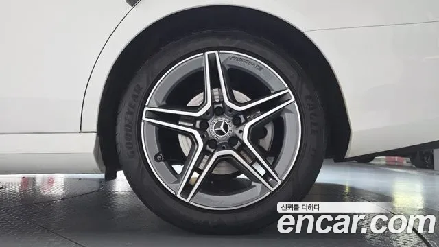 Mercedes-Benz E-Class E250 AMG Line, миниатюра 12