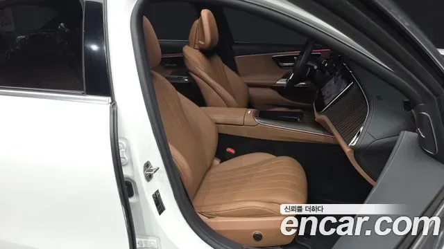 Mercedes-Benz E-Class E300 4MATIC, миниатюра 18