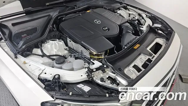 Mercedes-Benz E-Class E200, миниатюра 28