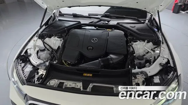 Mercedes-Benz E-Class E200 AMG Line, миниатюра 11