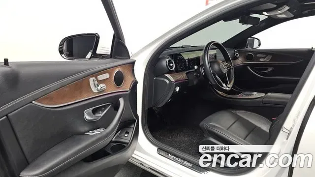 Mercedes-Benz E-Class E250, миниатюра 20