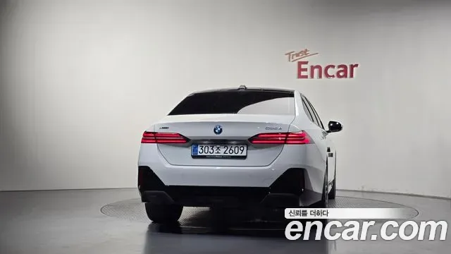 BMW 5 (G60) 530e xDrive M, миниатюра 15