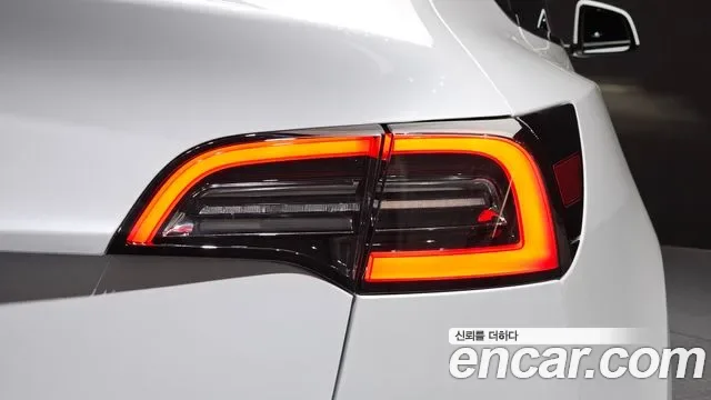 Tesla Y RWD, миниатюра 5