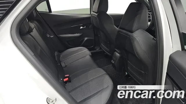 Peugeot E-2008 EV GT, миниатюра 28