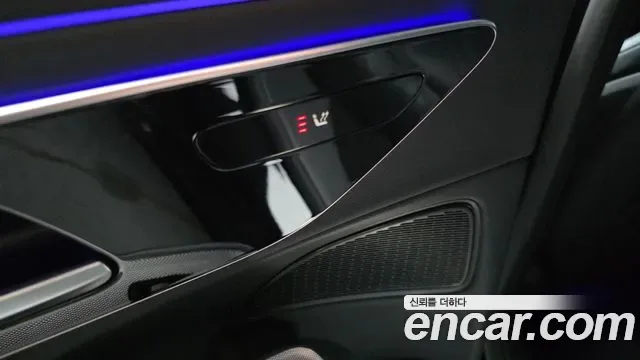 Mercedes-Benz E-Class E200, миниатюра 12