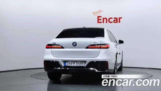 BMW 7 (G70) 740i xDrive M, миниатюра 2