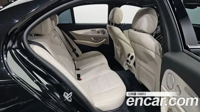Mercedes-Benz E-Class E350 4MATIC, миниатюра 23