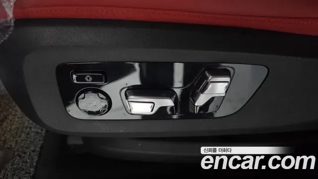 BMW XM, миниатюра 14