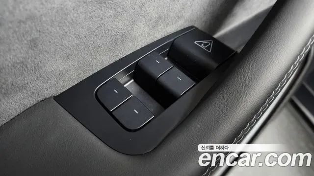 Tesla Y AWD, миниатюра 2