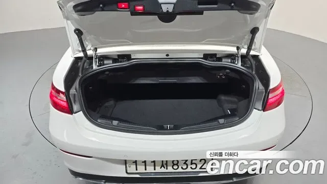 Mercedes-Benz E-Class E220d, миниатюра 2