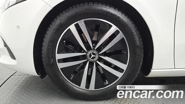 Mercedes-Benz A-Class A220, миниатюра 28