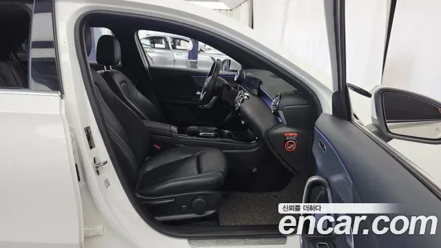Mercedes-Benz A-Class A200d, миниатюра 26