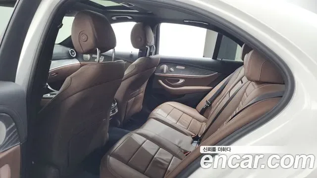 Mercedes-Benz E-Class E350 4MATIC, миниатюра 23