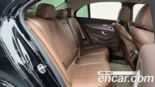 Mercedes-Benz E-Class E300 4MATIC, миниатюра 26