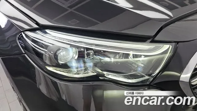 Mercedes-Benz E-Class E300 4MATIC, миниатюра 3