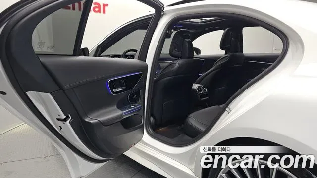 Mercedes-Benz C-Class C300 4MATIC AMG Line, миниатюра 17