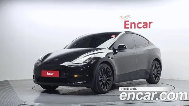 Tesla Y AWD