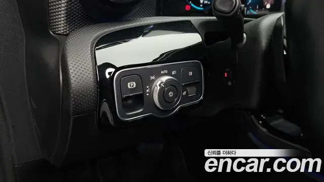 Mercedes-Benz A-Class A220, миниатюра 12