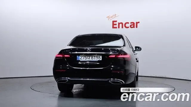 Mercedes-Benz E-Class E350 4MATIC, миниатюра 2