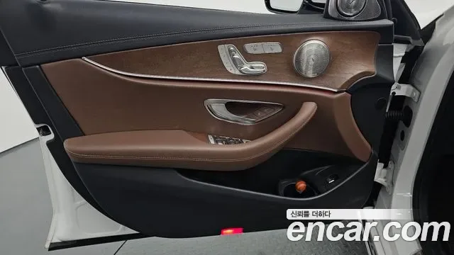 Mercedes-Benz E-Class E250, миниатюра 23