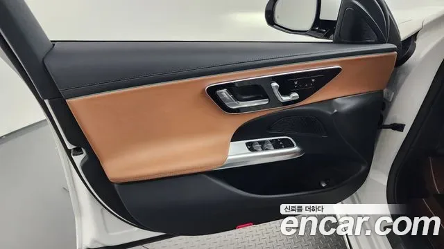 Mercedes-Benz E-Class E200 AMG Line, миниатюра 3