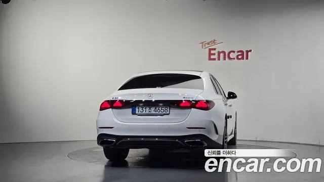 Mercedes-Benz E-Class E300 4MATIC AMG Line, миниатюра 18
