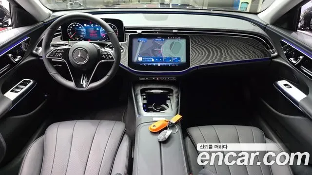 Mercedes-Benz E-Class E200, миниатюра 15