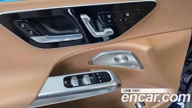 Mercedes-Benz E-Class E450 4MATIC, миниатюра 12