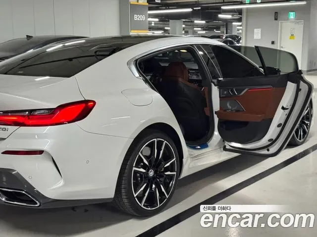 BMW 8 (G15) M850i xDrive, миниатюра 16