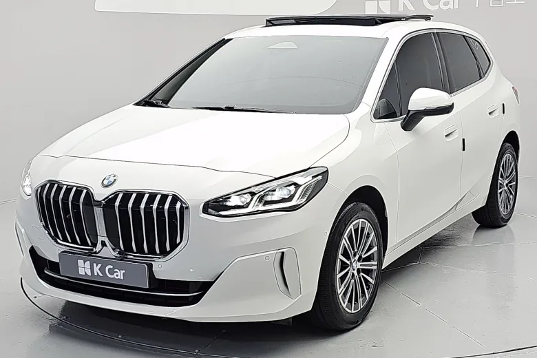 BMW 2 (U06) 220i