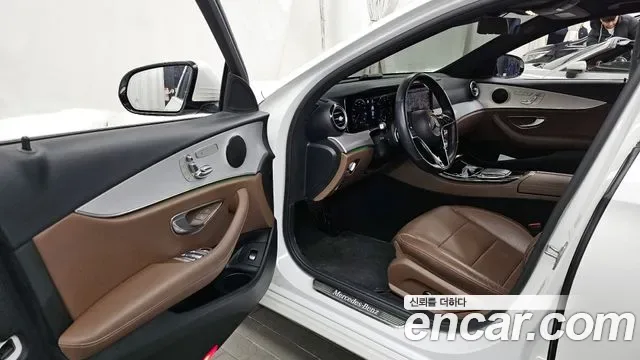 Mercedes-Benz E-Class E250, миниатюра 11