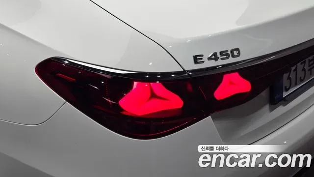 Mercedes-Benz E-Class E450 4MATIC, миниатюра 12