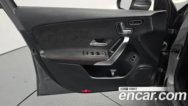 Mercedes-Benz A-Class A250 4MATIC, миниатюра 6