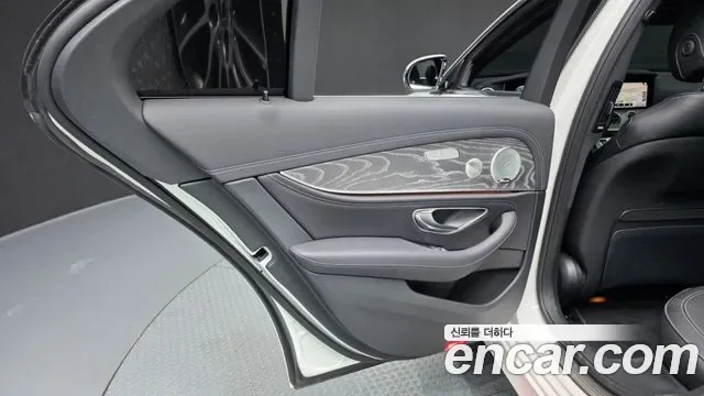 Mercedes-Benz E-Class E350 4MATIC AMG Line, миниатюра 27