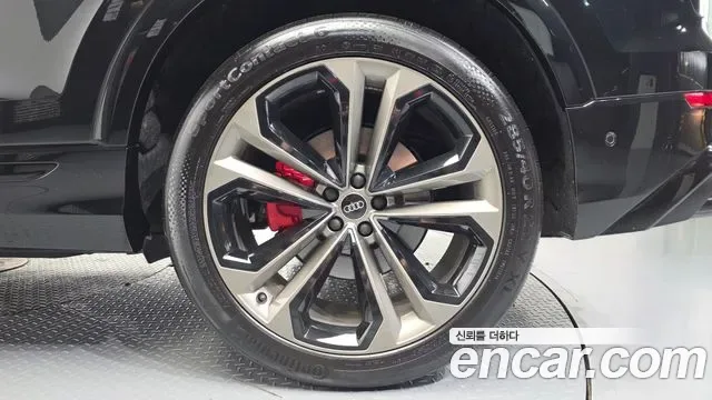 Audi Q8 55 TFSI Premium, миниатюра 7