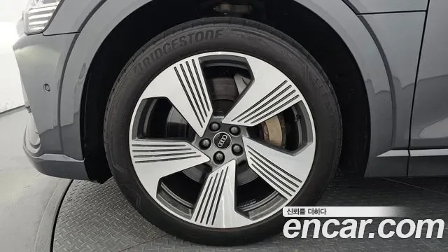Audi e-, миниатюра 11